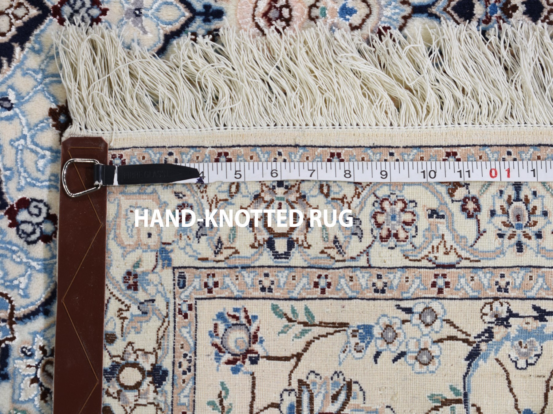 Traditional Rugs LUV433791
